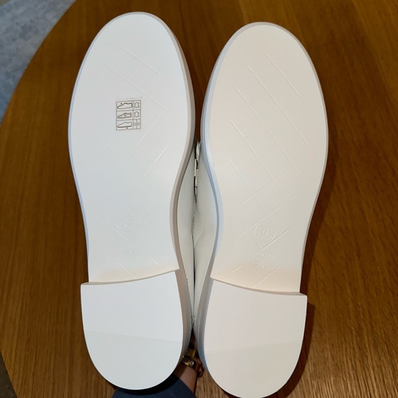 Chanel White Quilted Lambskin Leather Loafers 2023 - Picture 4 of 6